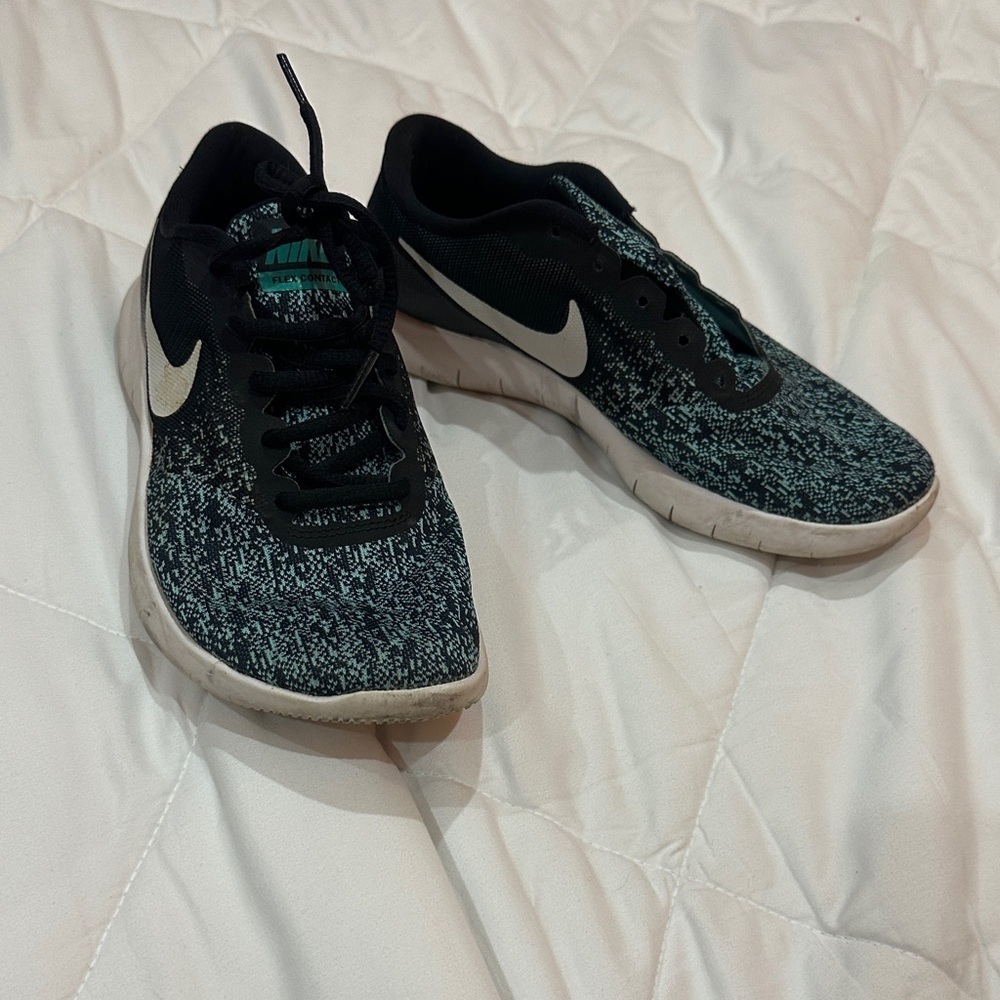 Nike Black and Green Athletic Shoes size 7